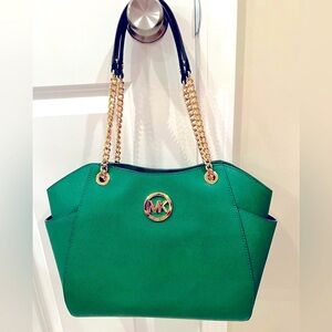 Michael Kors Jet Set Travel chain shoulder tote in gooseberry